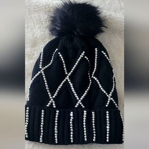 🚨 NEW Black lined beanie